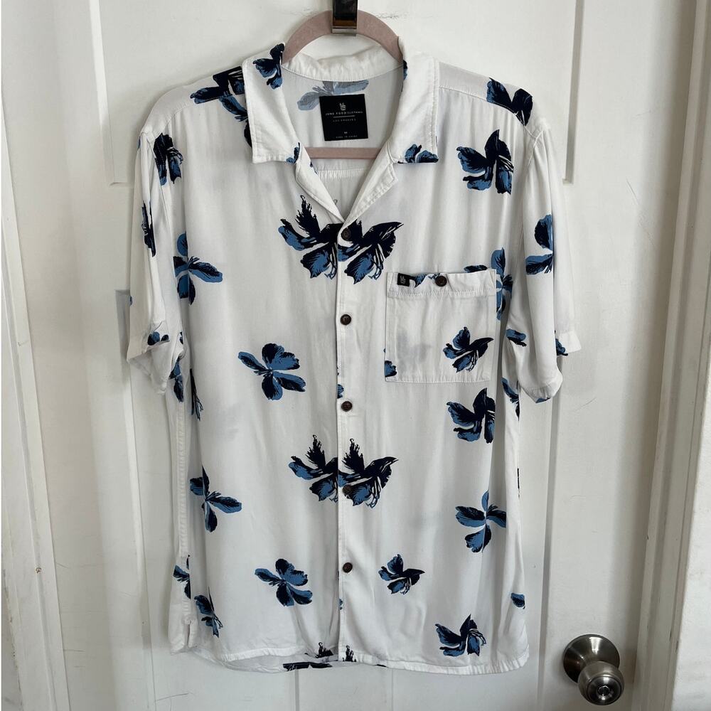 Junk Food Clothing Mens M Blue Floral Button Down Hawaiian Shirt